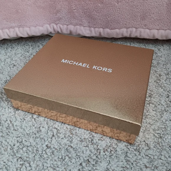 Michael Kors Brown Monogram Jet Set Crossbody Bag - Picture 11 of 13